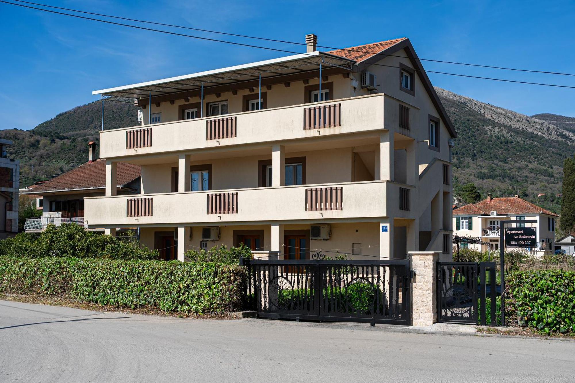 טיווט Apartments Ivo Bozinovic מראה חיצוני תמונה