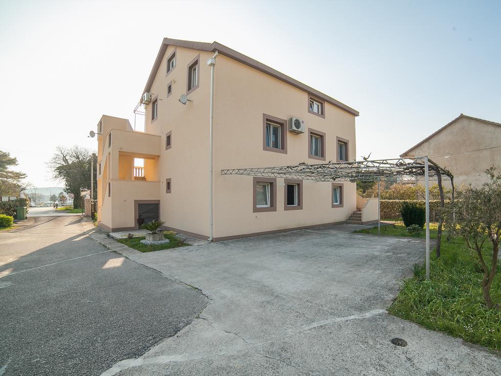 טיווט Apartments Ivo Bozinovic מראה חיצוני תמונה